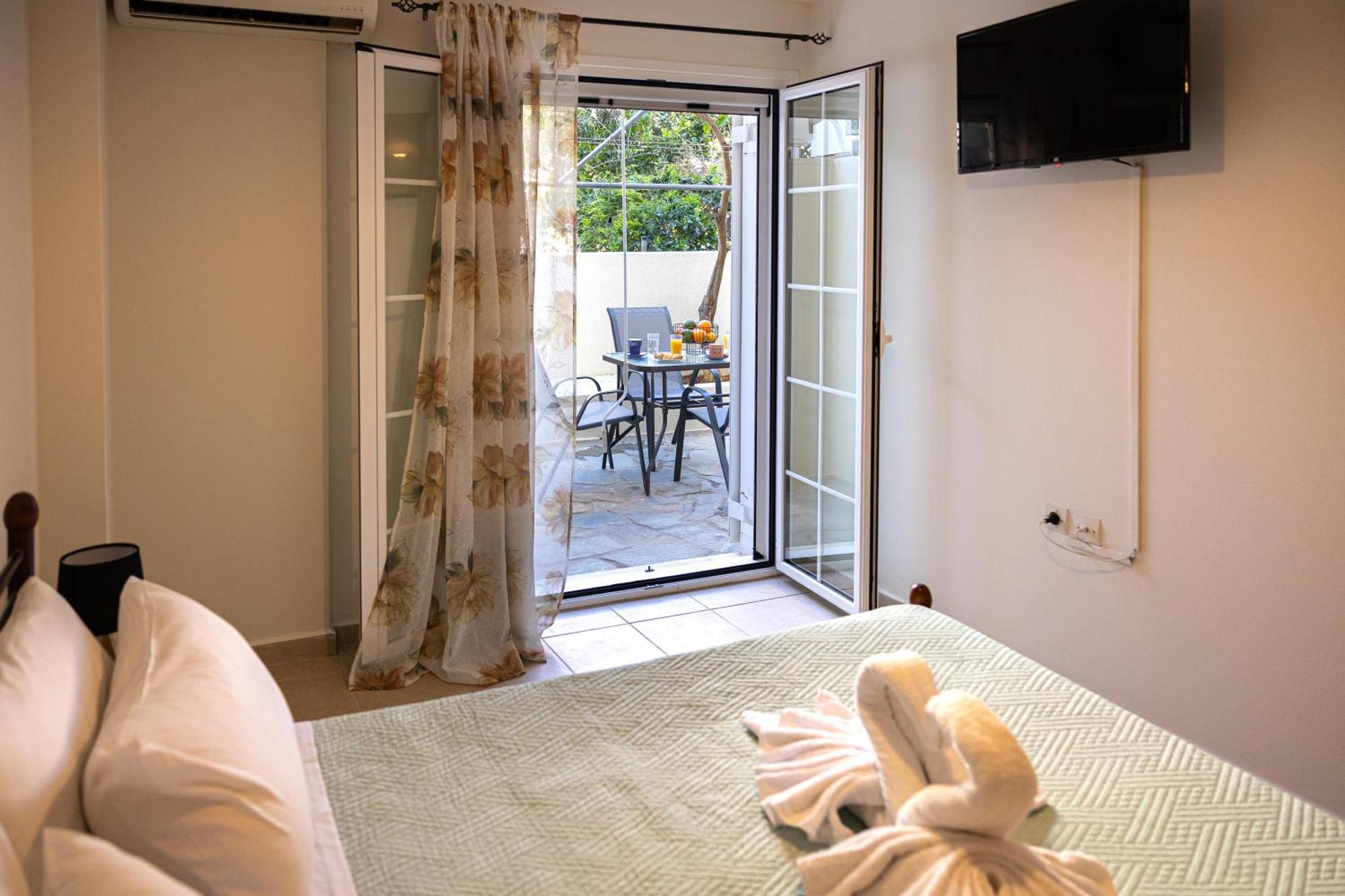 Pavlos Apartments Аргостолион Екстериор снимка