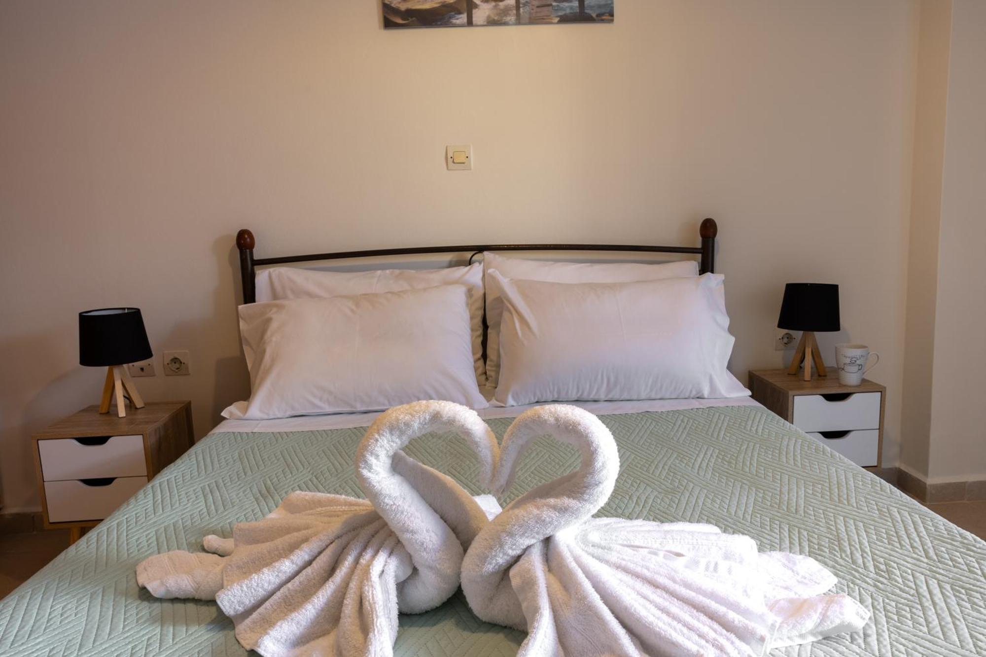 Pavlos Apartments Аргостолион Екстериор снимка