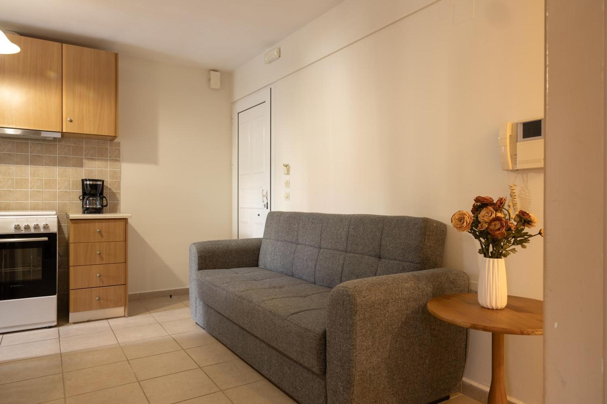 Pavlos Apartments Аргостолион Екстериор снимка