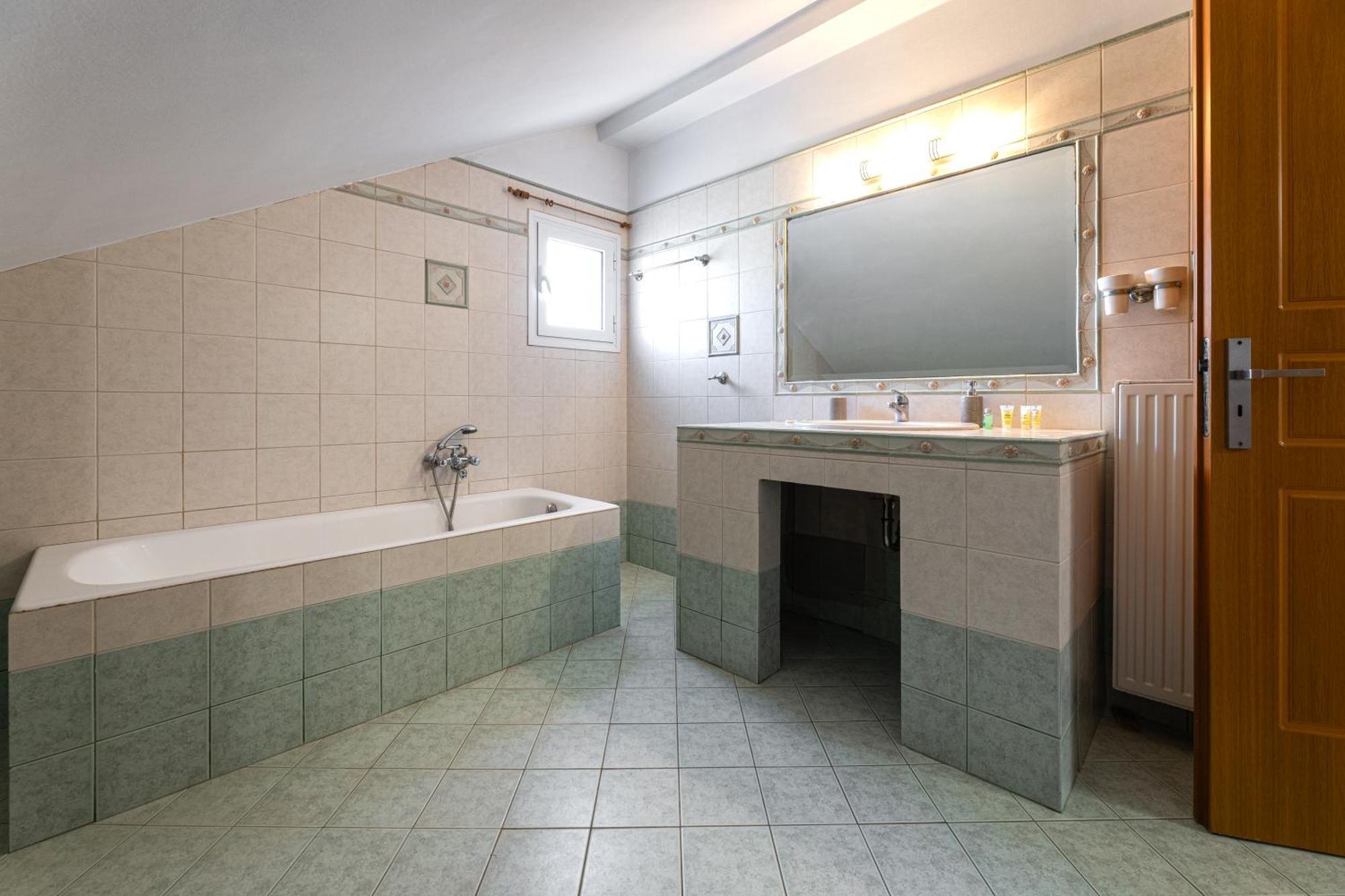 Pavlos Apartments Аргостолион Екстериор снимка